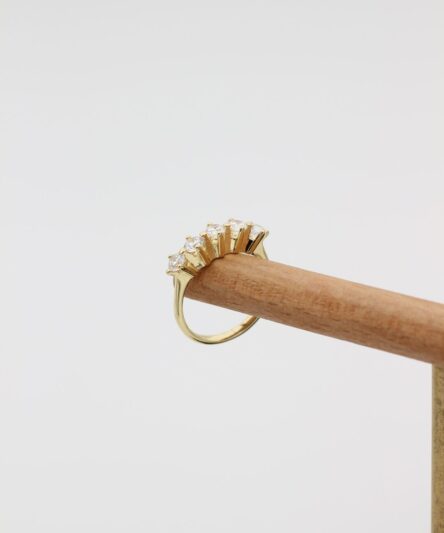 XUPING JEWELRY 14K Altın Kaplama Beş Taş VIP Serisi Yüzük