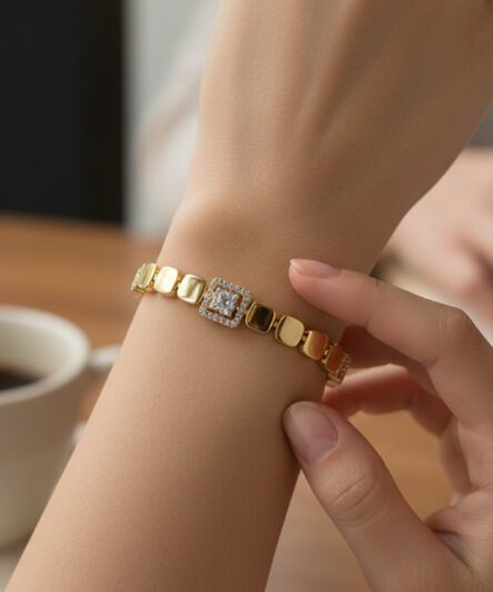 XUPING JEWELRY 14 Ayar Altın Kaplama, Kare Baget Taşlı Model Bileklik