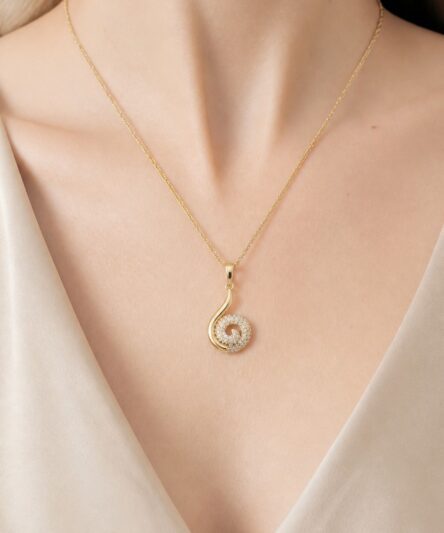XUPING JEWELRY 14 Ayar Altın Kaplama, Salyangoz Taşlı Kolye