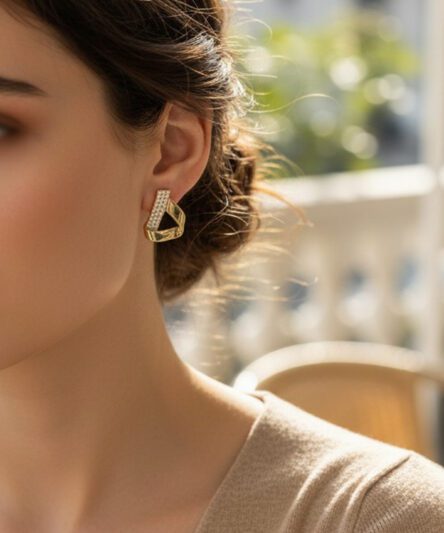 XUPING JEWELRY 14 Ayar Altın Kaplama, Üçgen Zirkon Taşlı Küpe