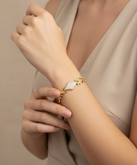 XUPING JEWELRY 14 Ayar Altın Kaplama, Üçgen Zirkon Taşlı Bileklik