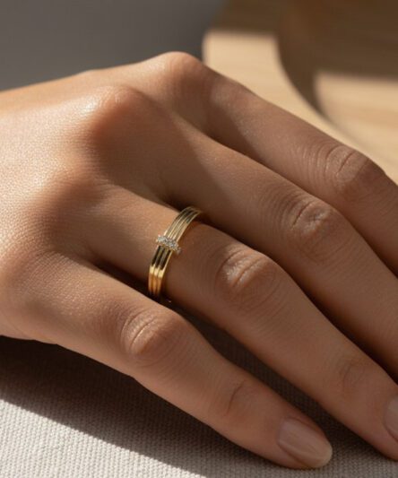 XUPING JEWELRY 14 Ayar Altın Kaplama, Çizgi Kare Model Zirkon Taşlı Yüzük