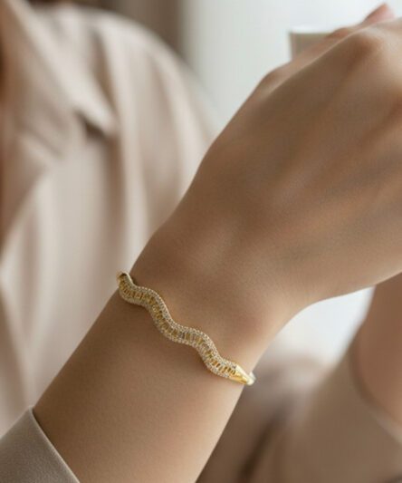 Stil İncisi/Xupıng Jewelry 14 Ayar Altın Kaplama, Zigzag Zirkon Taşlı Model Kelepçe
