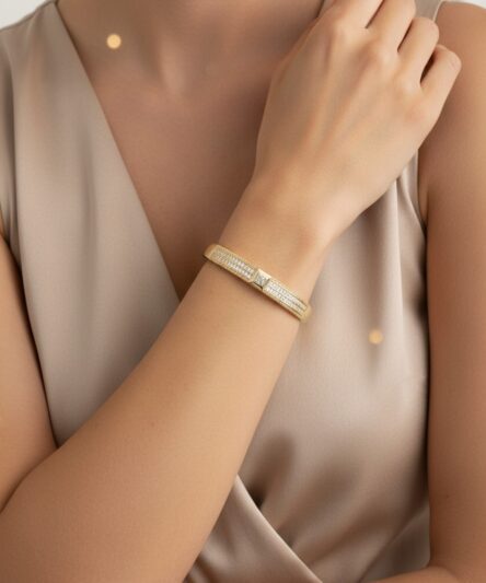 Stil İncisi/Xupıng Jewelry 14 Ayar Altın Kaplama, Kare Tektaş Detay Zirkon Taşlı Kelepçe