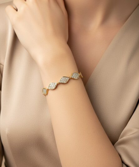 Stil İncisi/Xupıng Jewelry 14 Ayar Altın Kaplama, Mekik  Zirkon Taşlı Bileklik