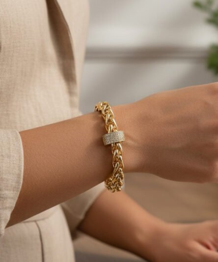 XUPING JEWELRY 14 Ayar Altın Kaplama, Burgu Baget Taşlı Model Bileklik