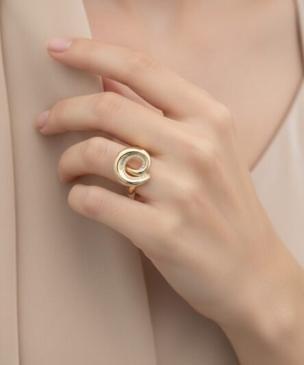 XUPING JEWELRY 14 Ayar Altın Kaplama Salyangoz Model Zirkon Taşlı Yüzük