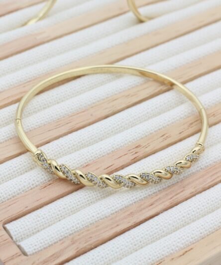 XUPING JEWELRY 14 Ayar Altın Kaplama, Nova Zirkon Taşlı Kelepçe