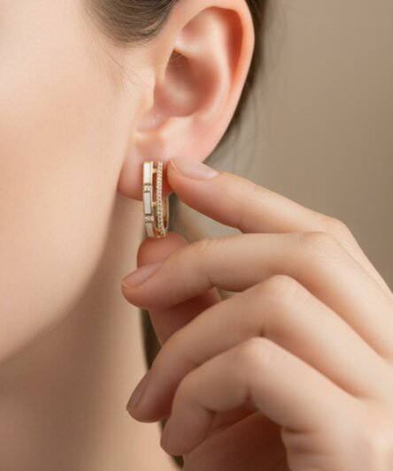 STİL İNCİSİ/ XUPING JEWELRY 14 Ayar Altın Kaplama, Oval Beyaz Zirkon Taşlı Küpe