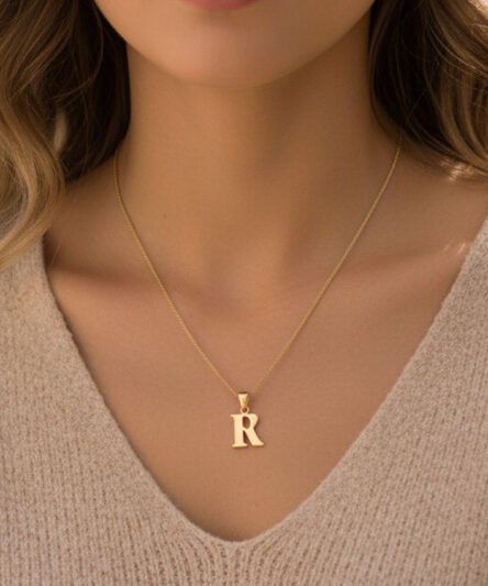 Stil İncisi/Xupıng Jewelry 14 Ayar Altın Kaplama, R Harfi Taşsız Kolye