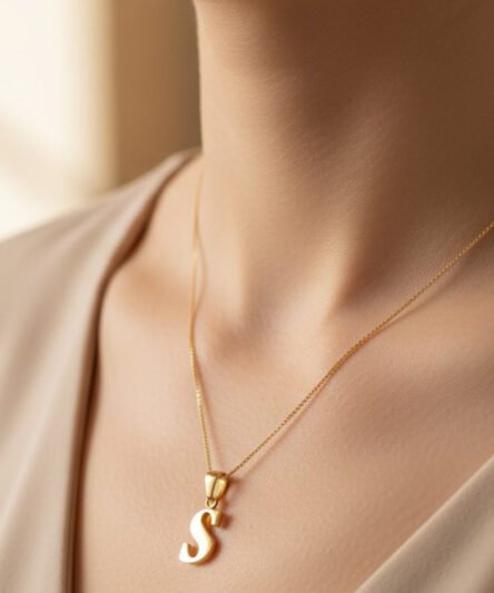Stil İncisi/Xupıng Jewelry  14 Ayar Altın Kaplama, S Harfi Taşsız Kolye