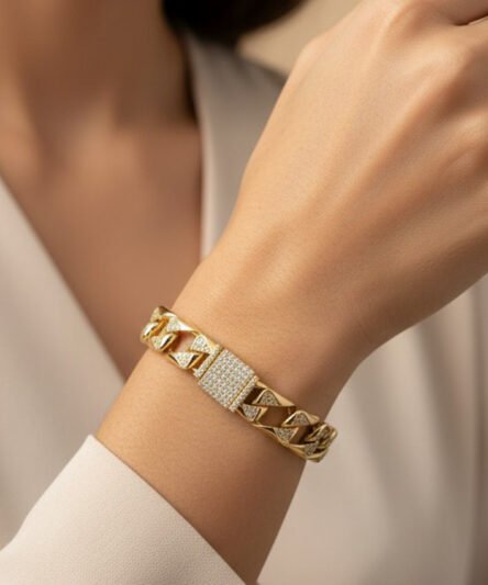 Stil İncisi/Xupıng Jewelry 14 Ayar Altın Kaplama, Triangel  Model  Zirkon Taşlı Bileklik