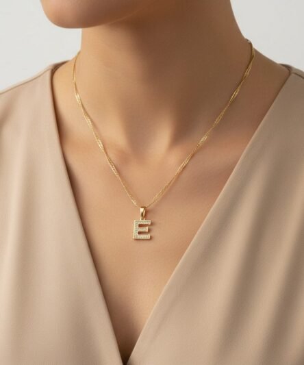 Stil İncisi/Xupıng Jewelry 14 Ayar Altın Kaplama, E Düz Harf Taşlı Kolye